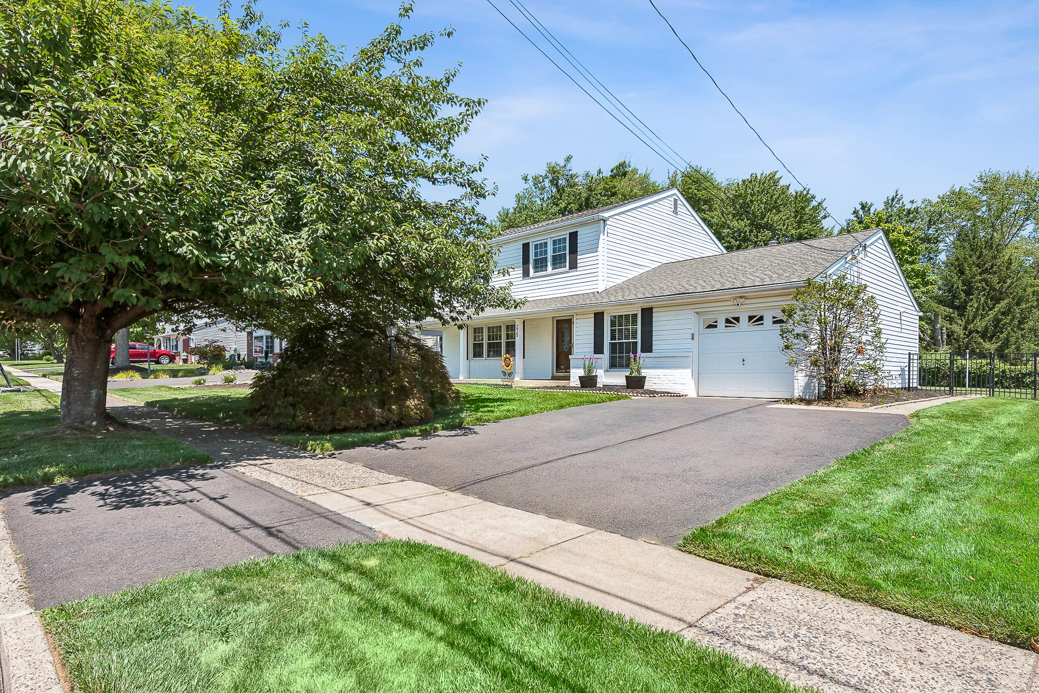 275 WAVERLY ROAD