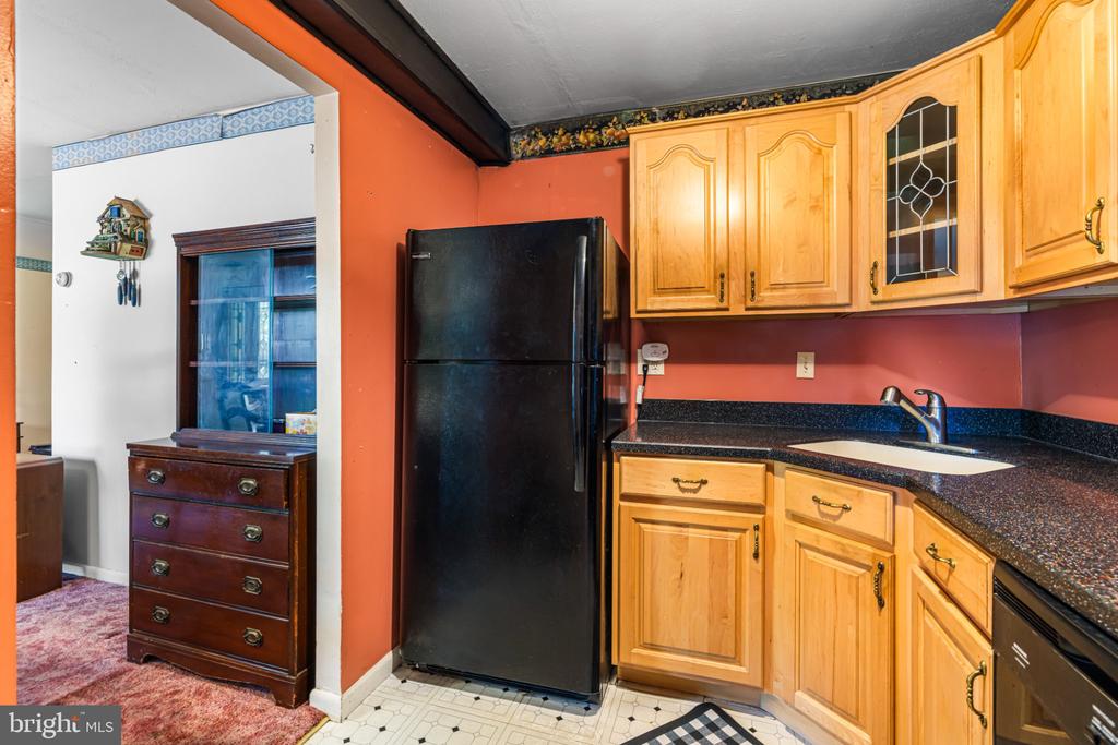 885 YORK ROAD Unit: 18C