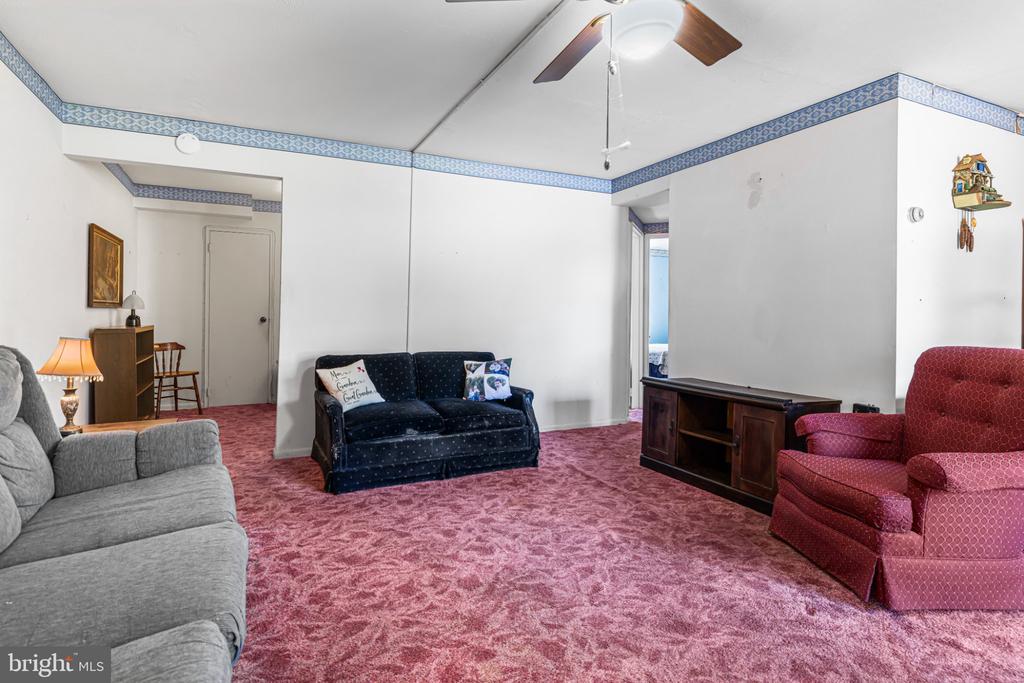 885 YORK ROAD Unit: 18C