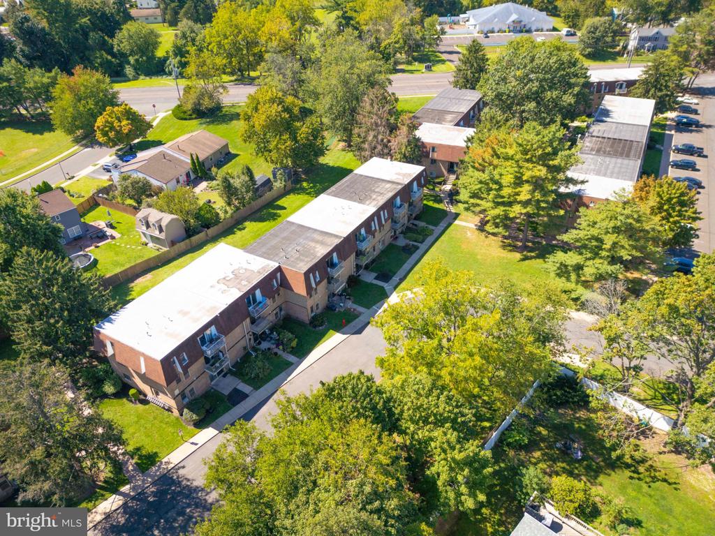 885 YORK ROAD Unit: 18C