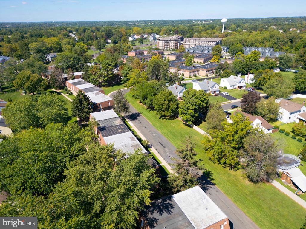 885 YORK ROAD Unit: 18C