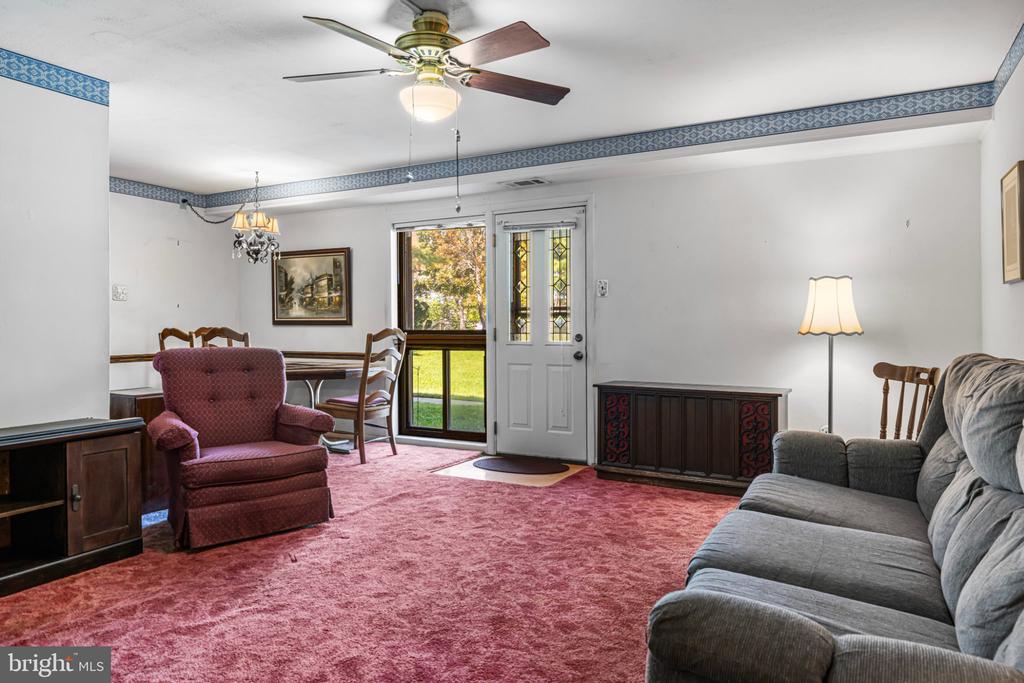 885 YORK ROAD Unit: 18C