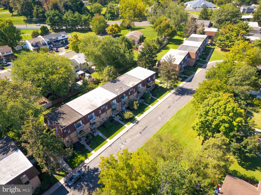 885 YORK ROAD Unit: 18C