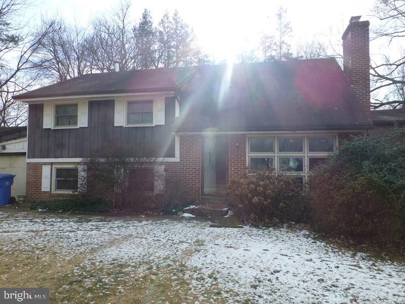 1376 College Hill Dr
