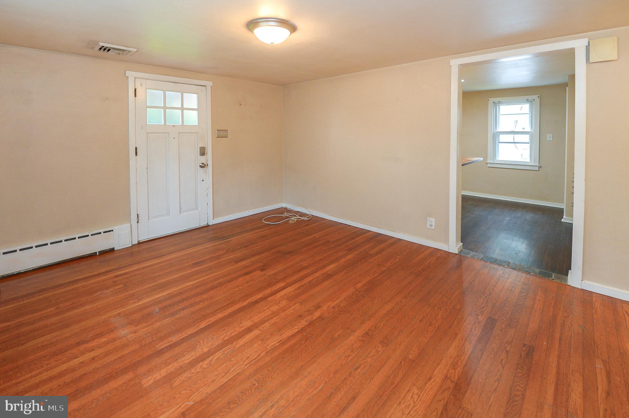 909 Old Lancaster Rd