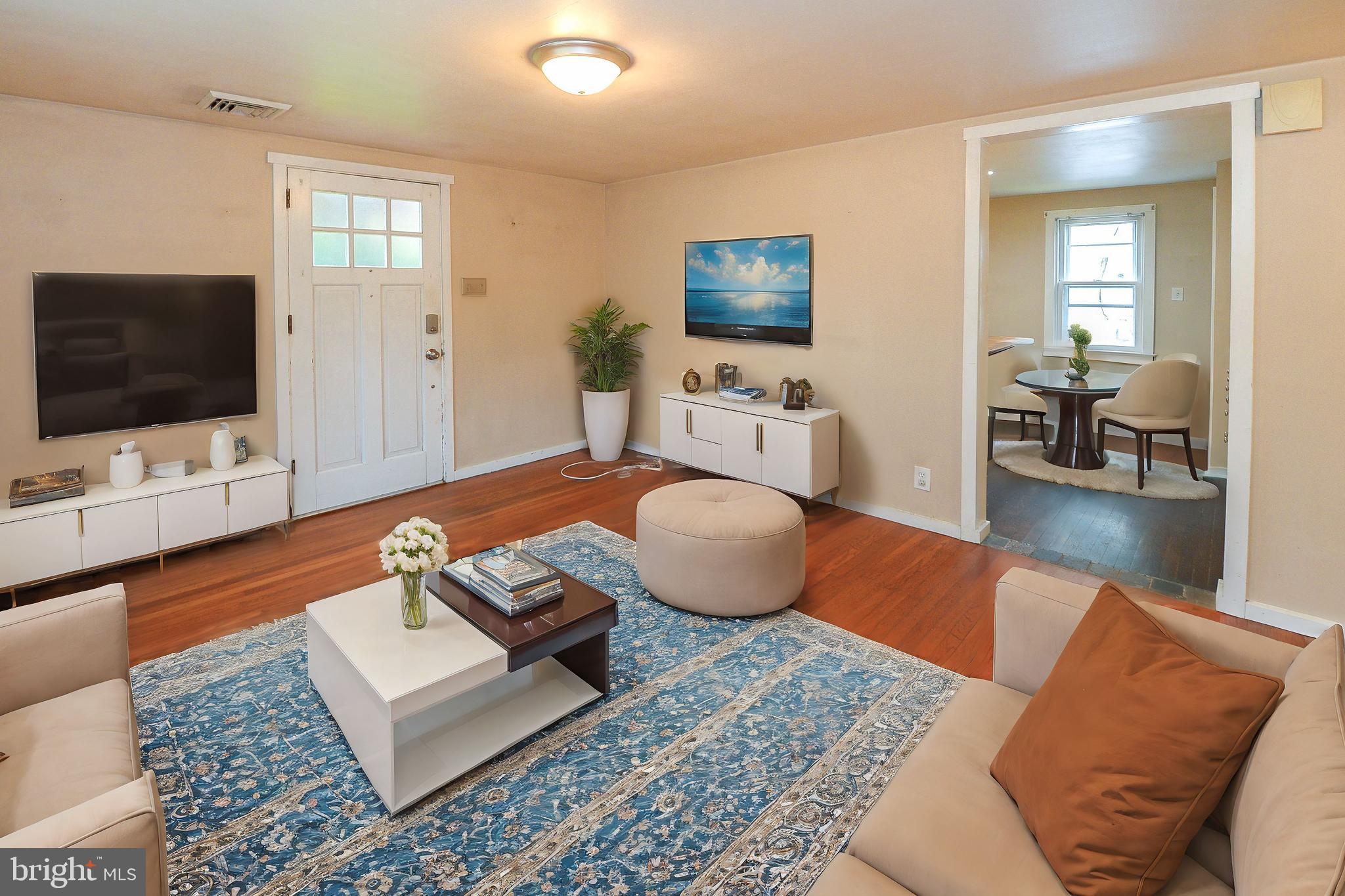 909 Old Lancaster Rd