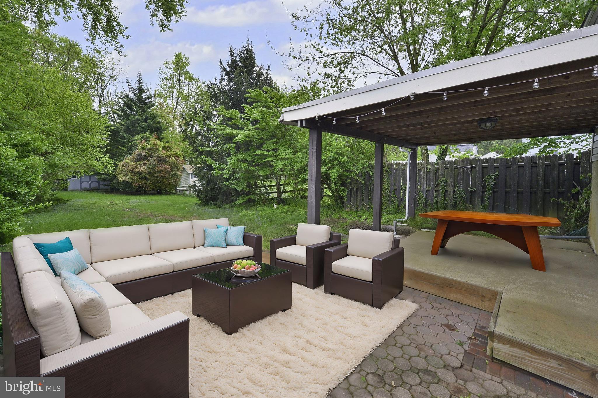 909 Old Lancaster Rd