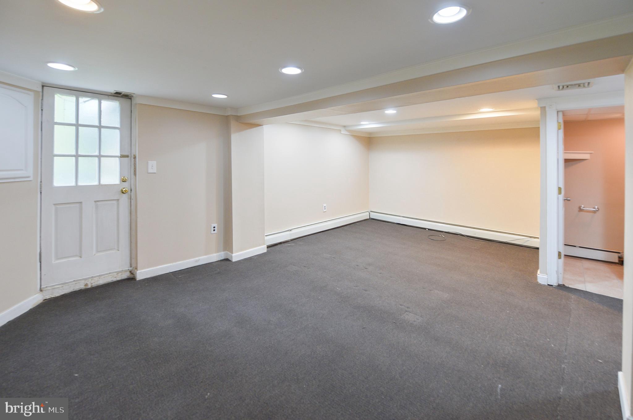 909 Old Lancaster Rd