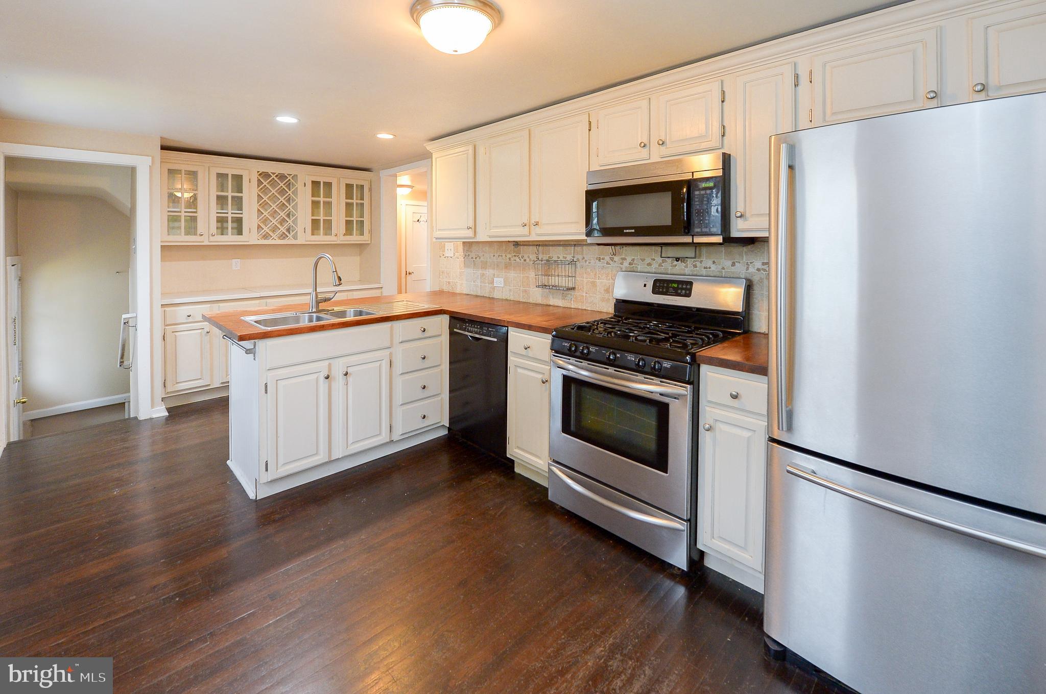 909 Old Lancaster Rd