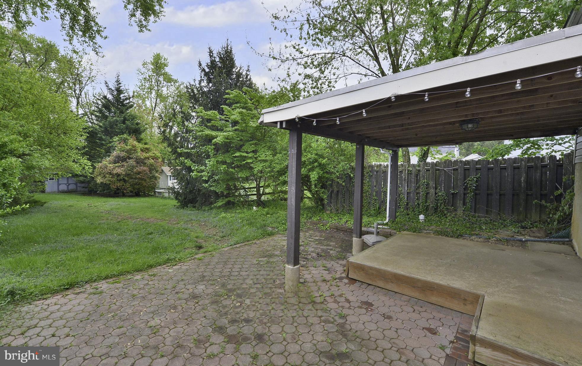 909 Old Lancaster Rd