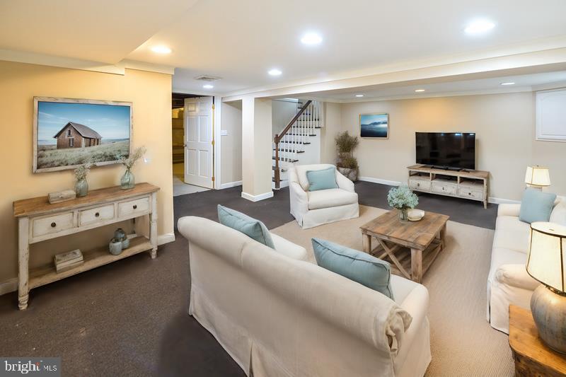 909 Old Lancaster Rd