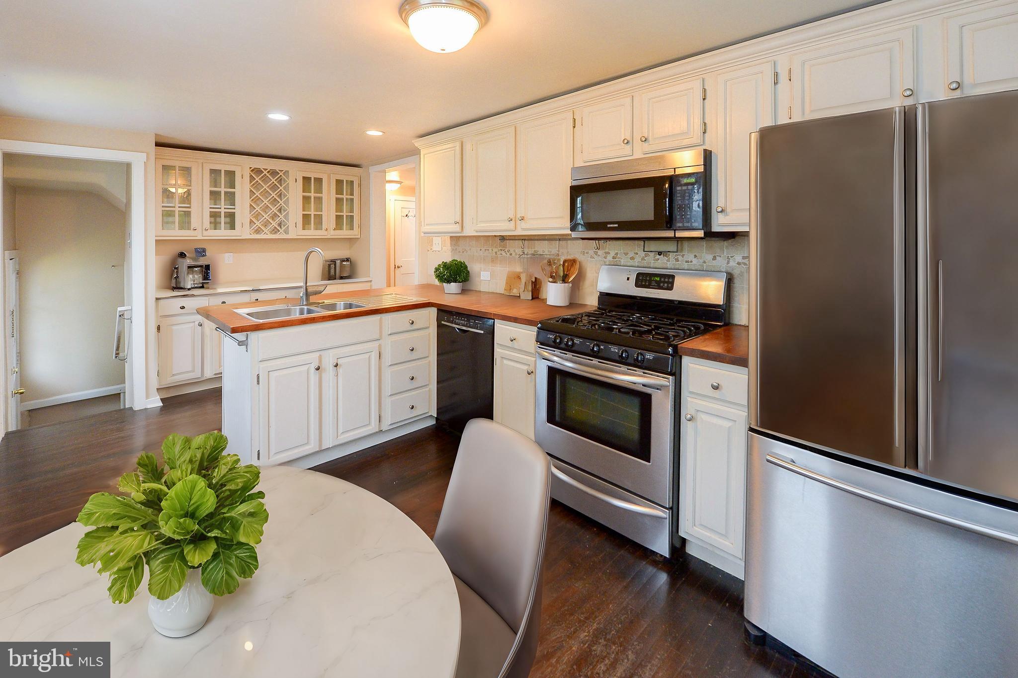 909 Old Lancaster Rd