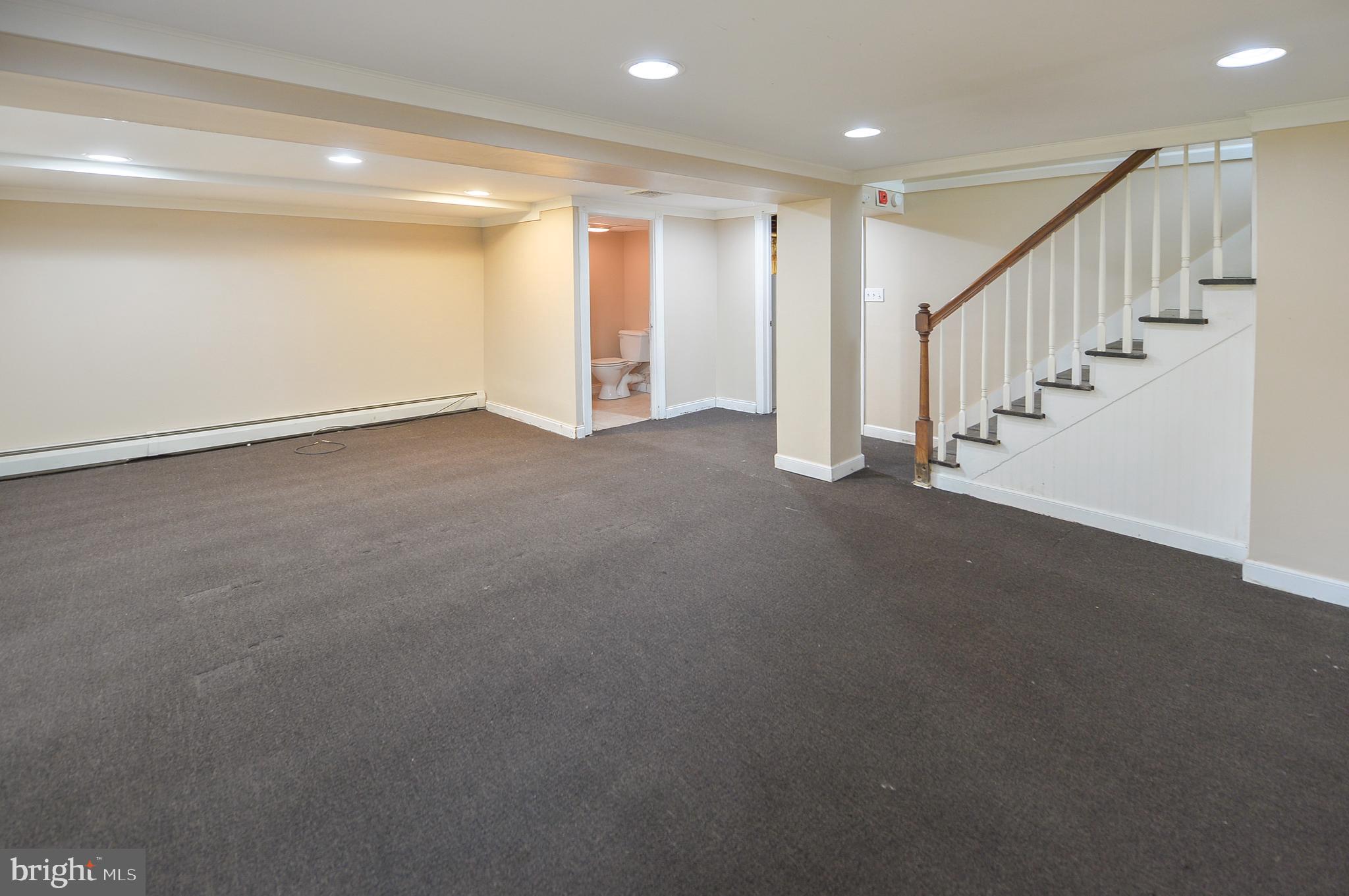 909 Old Lancaster Rd