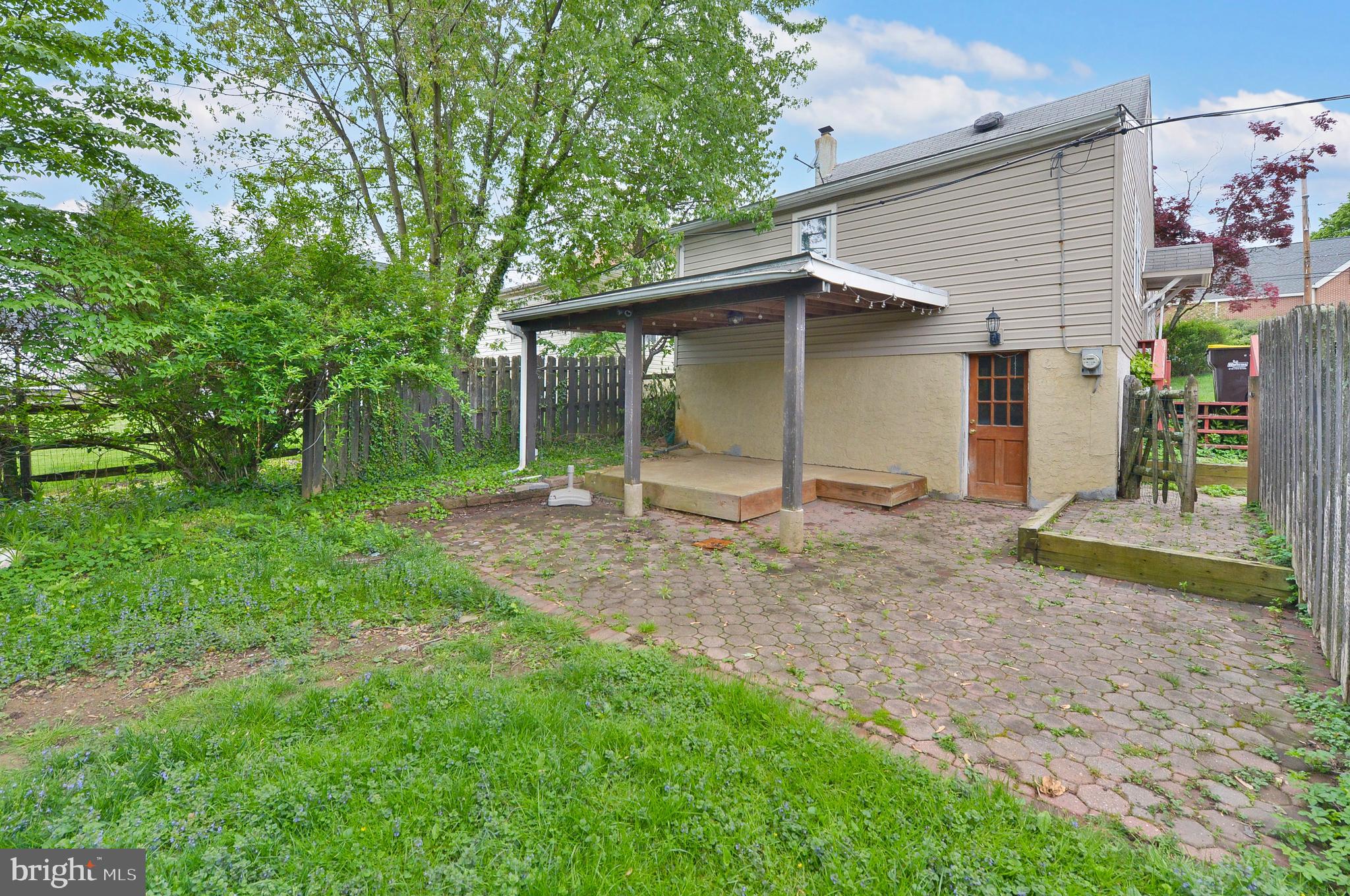 909 Old Lancaster Rd