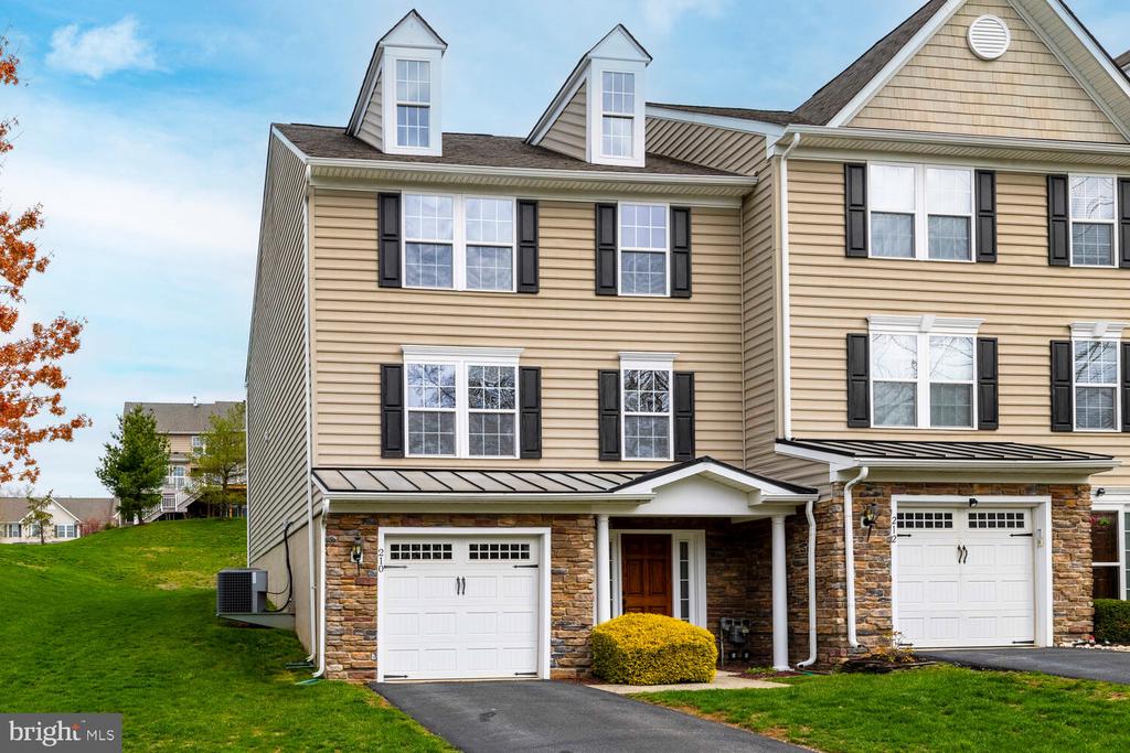 210 Tall Trees Cir