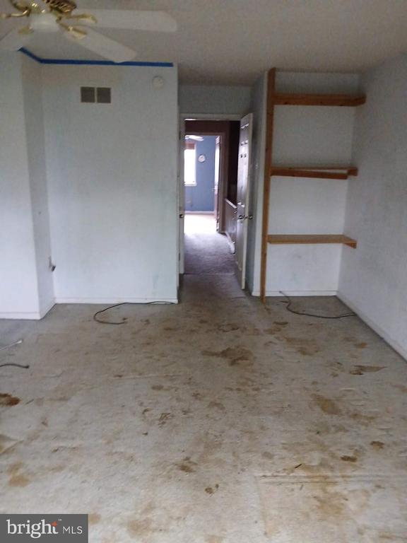 453 SUMMIT HOUSE 453