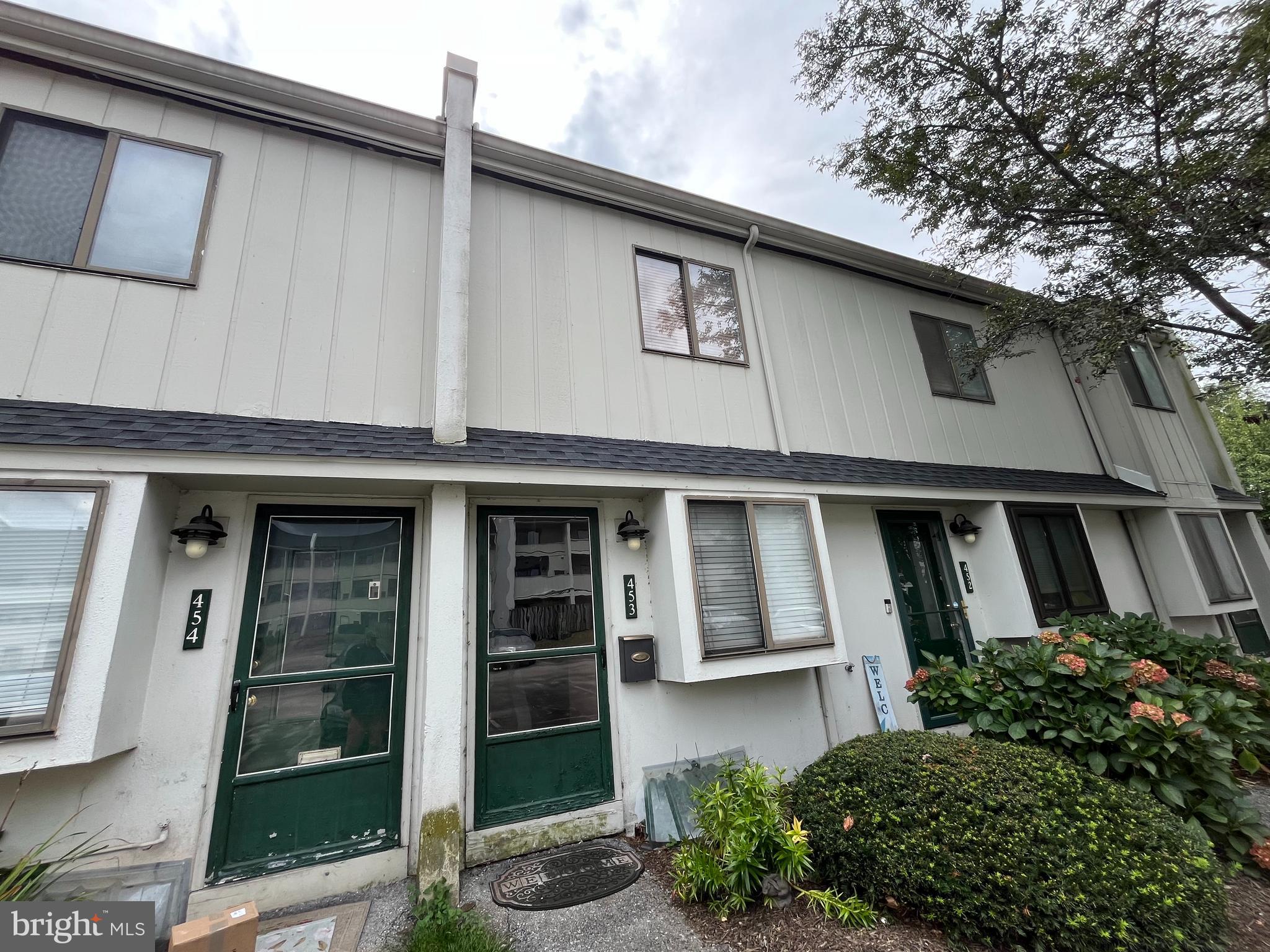 453 SUMMIT HOUSE 453