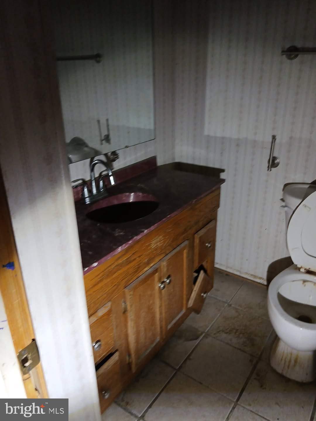 453 SUMMIT HOUSE 453