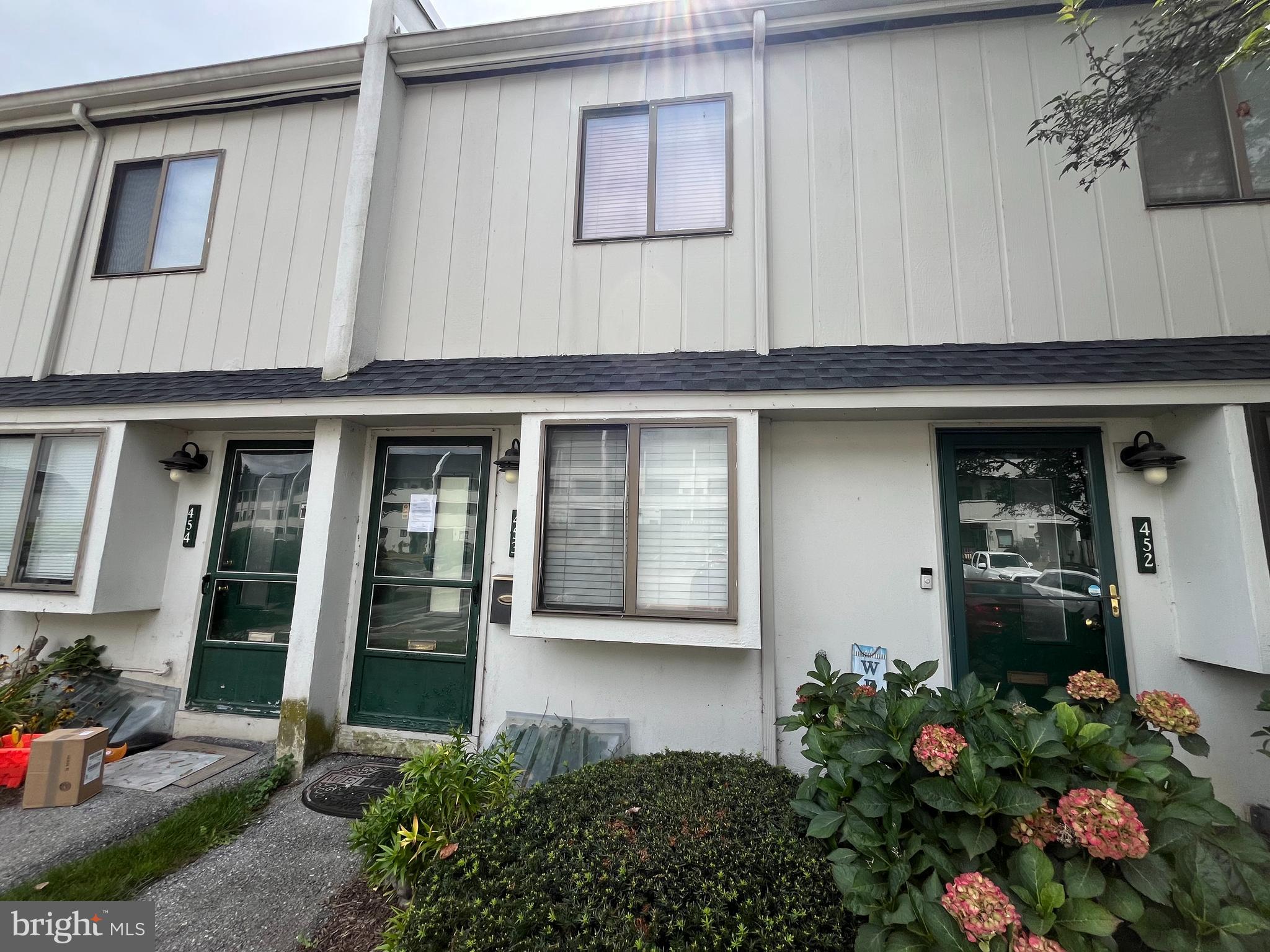 453 SUMMIT HOUSE 453