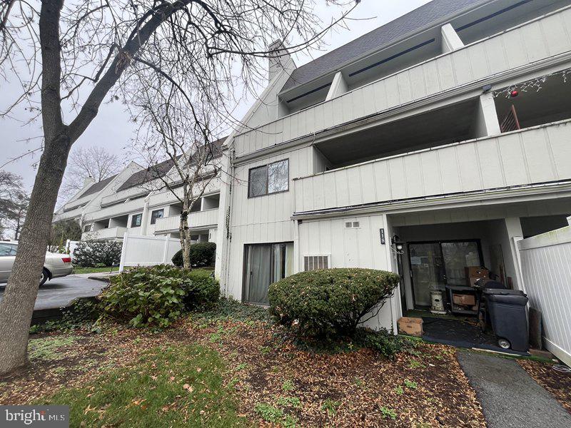 118 SUMMIT HOUSE 118