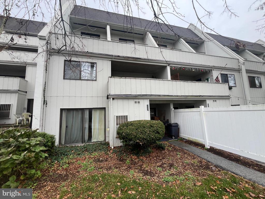 118 SUMMIT HOUSE 118