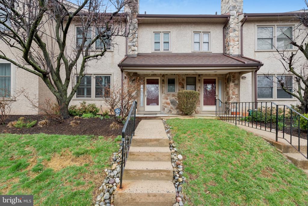 56 WOODSTREAM DRIVE
