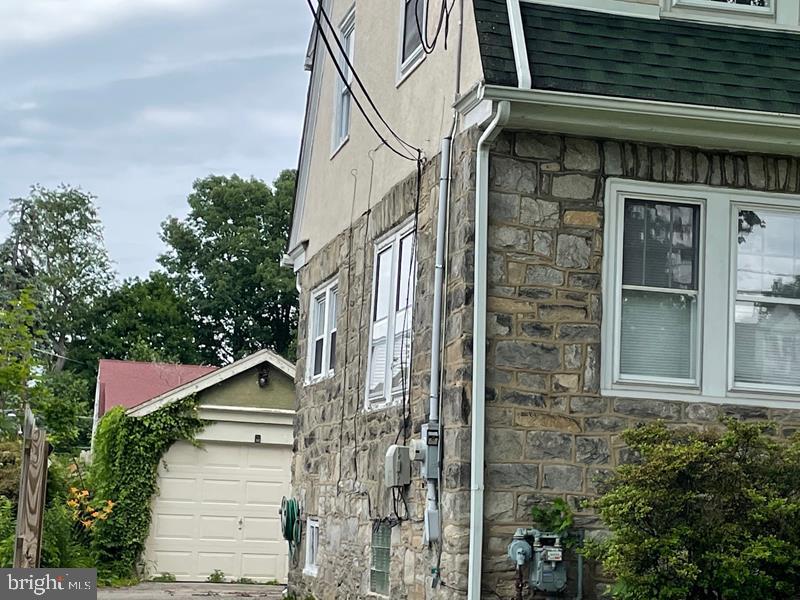 615 Edmonds Ave