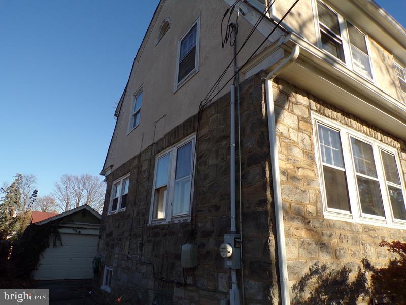 615 Edmonds Ave
