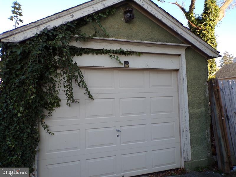 615 Edmonds Ave