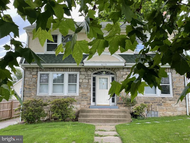 615 Edmonds Ave