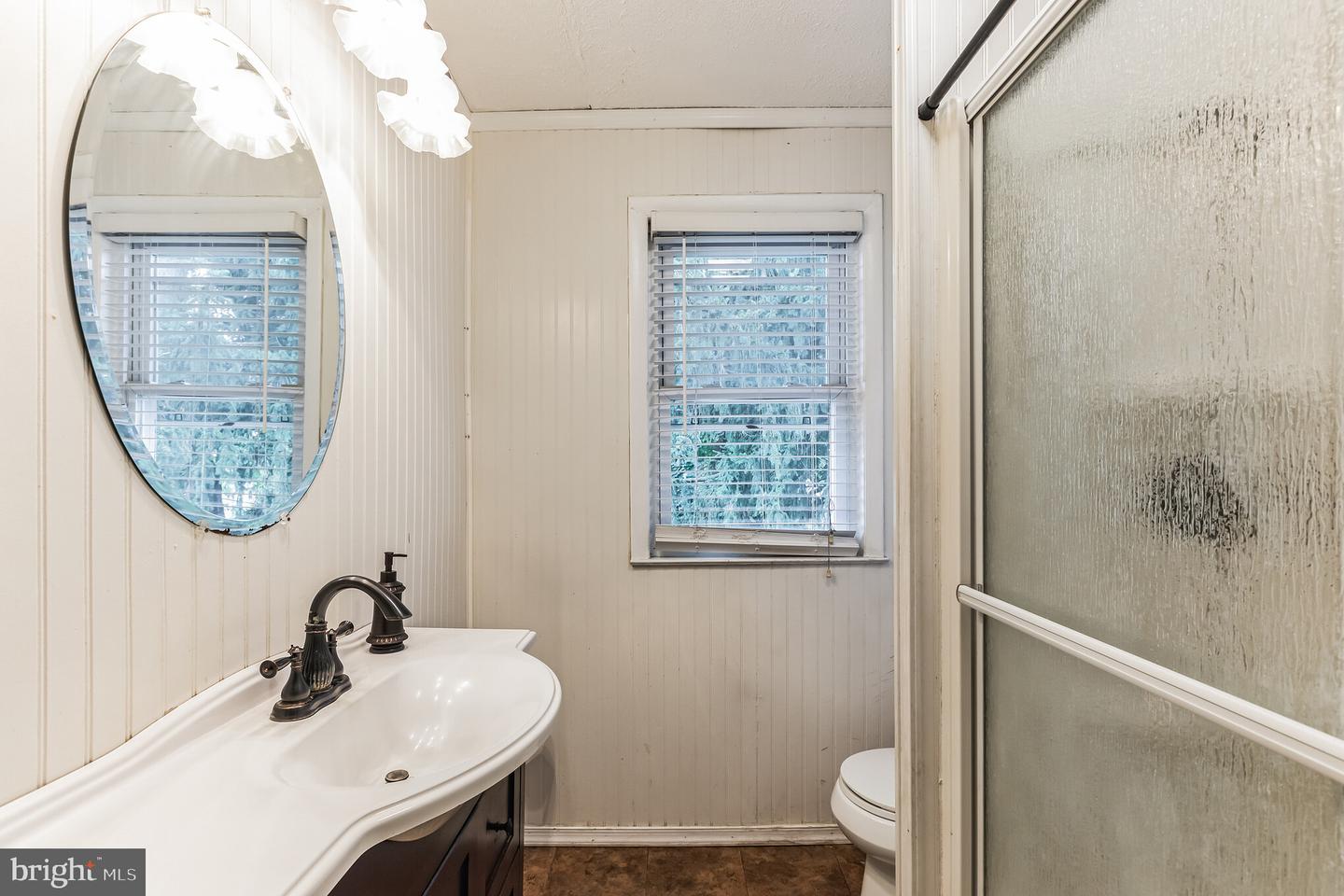 5 W 24th St