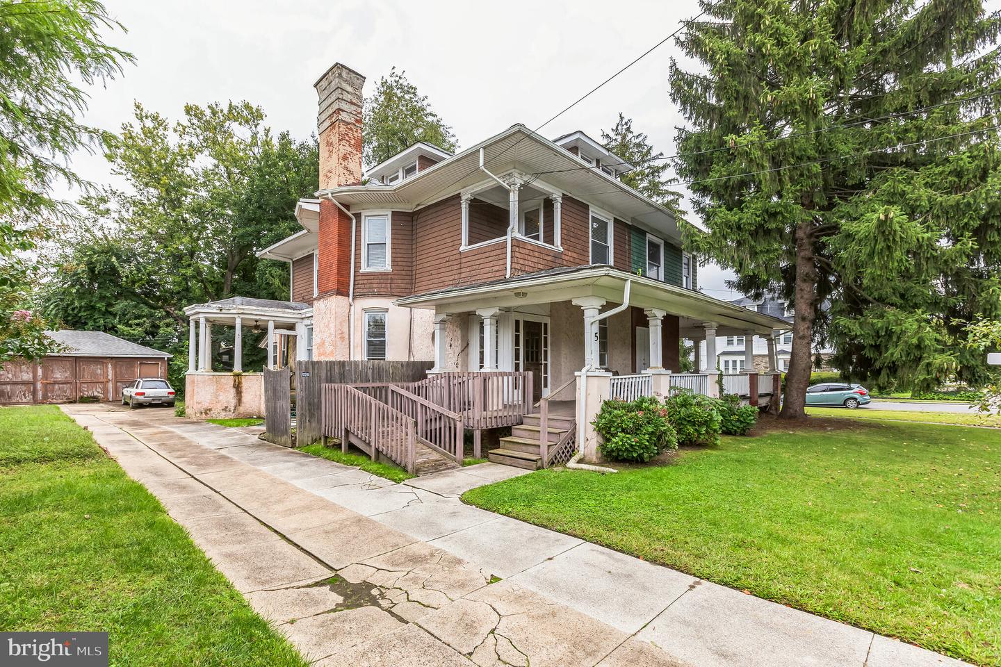 5 W 24th St
