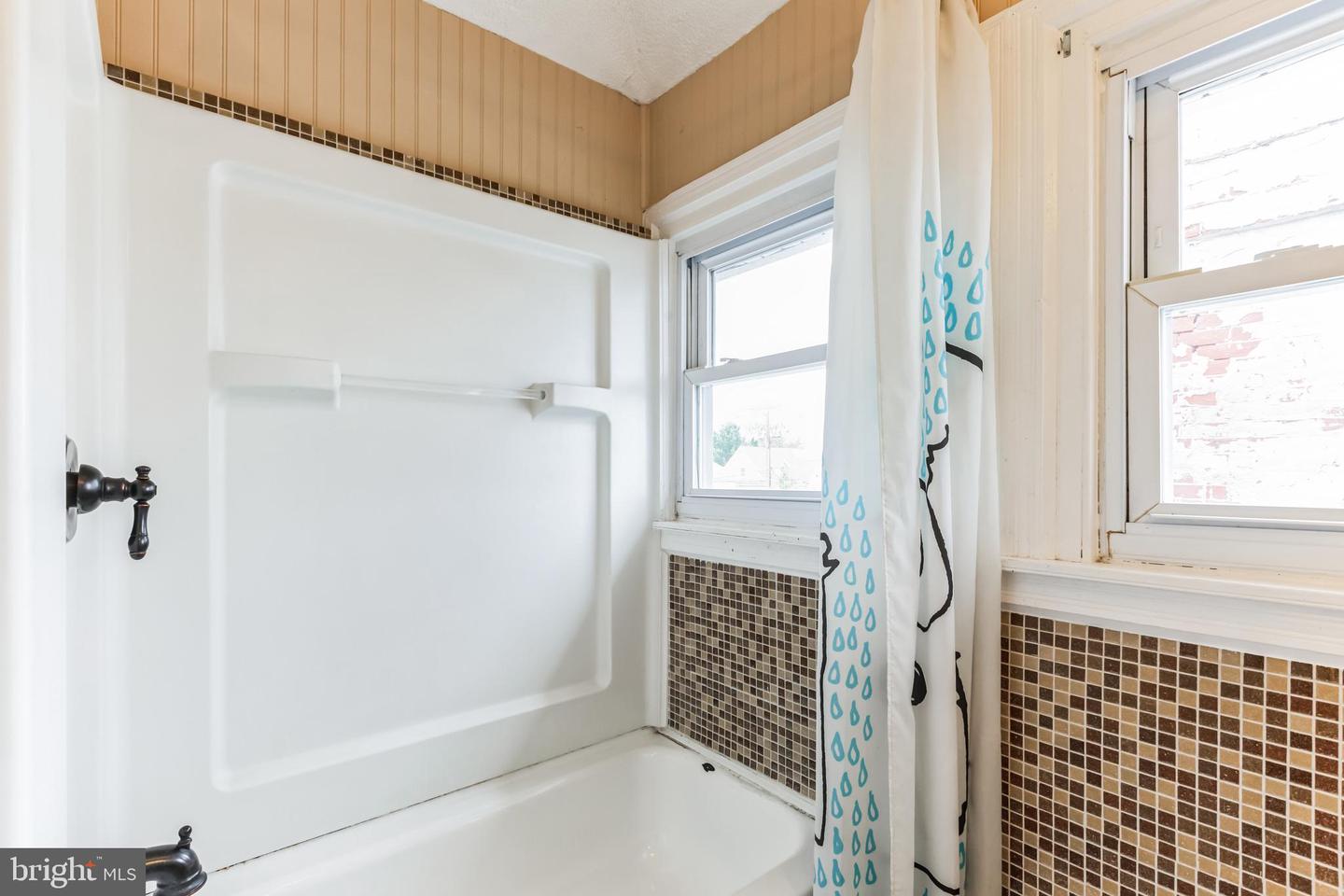 5 W 24th St