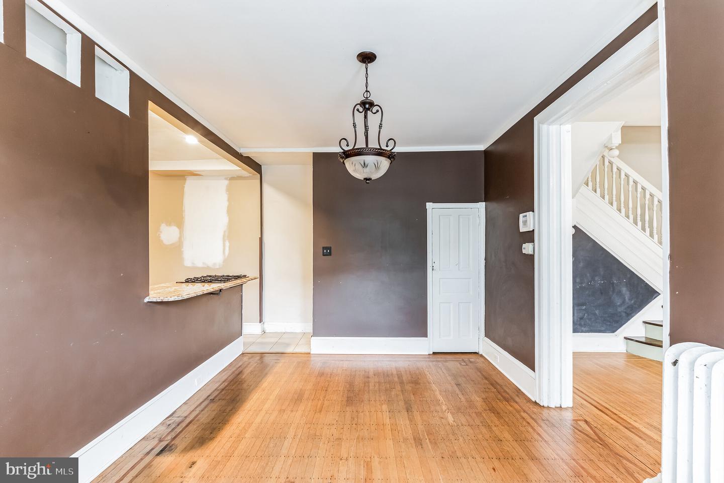 5 W 24th St