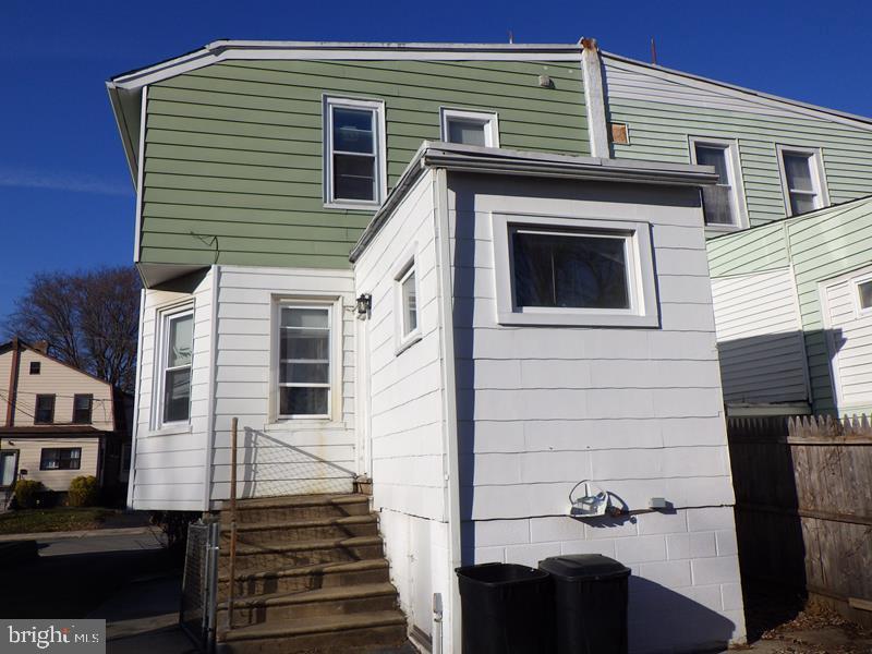 714 Ash Ave