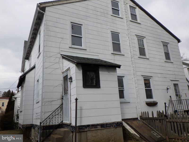 2440 Mansfield Ave