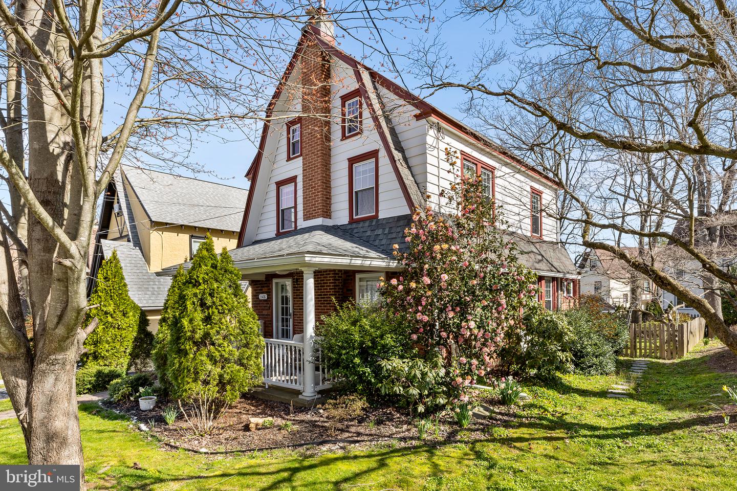 2435 Linden Dr