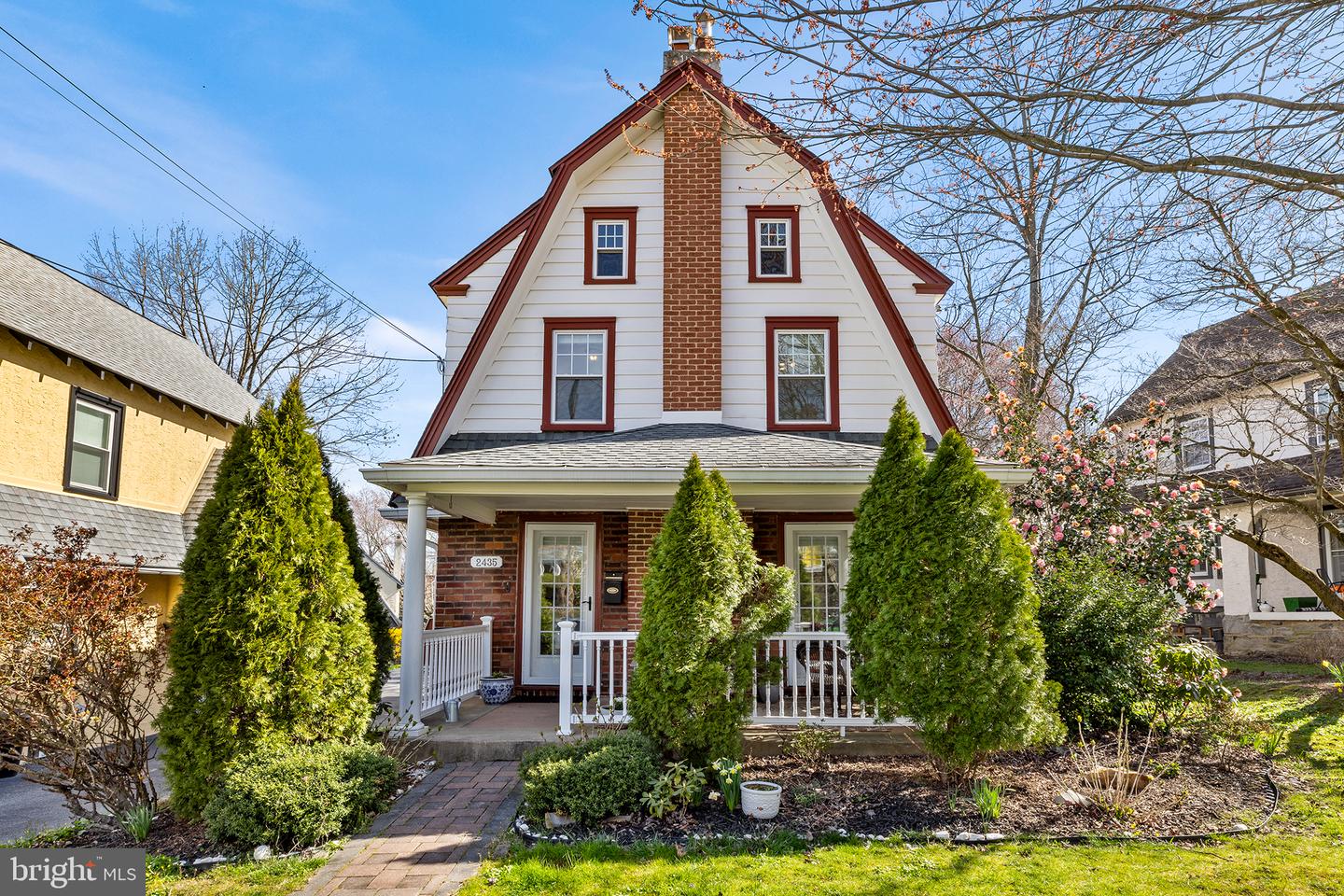 2435 Linden Dr