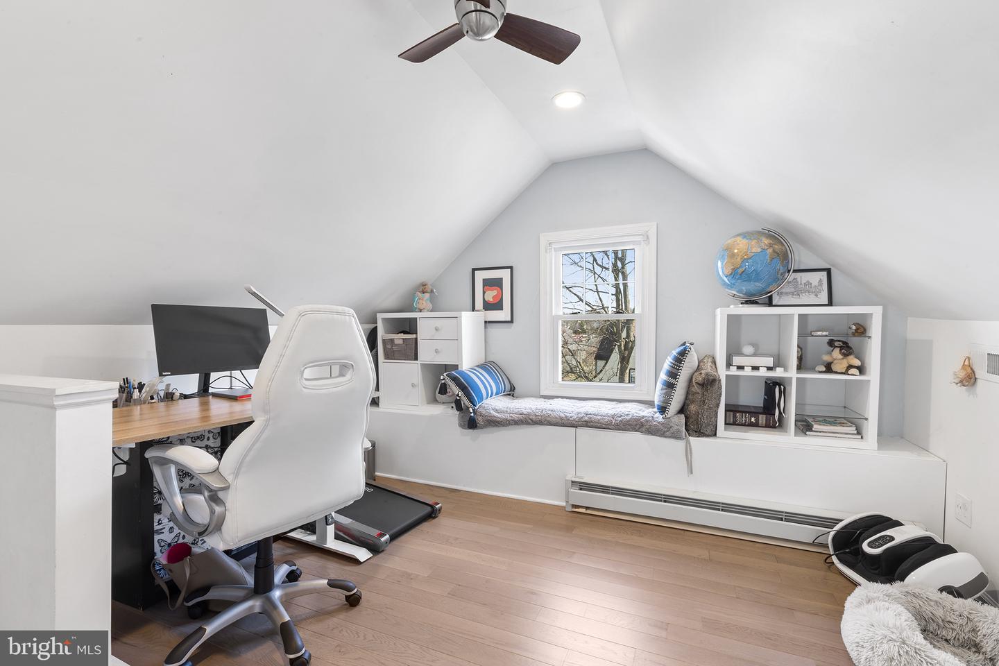 2435 Linden Dr