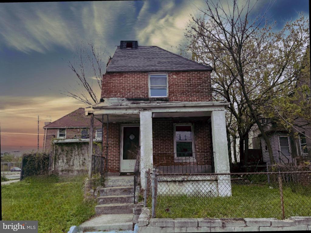 1102 Brown St