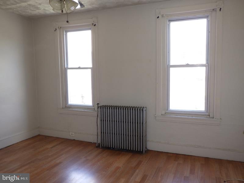 32 N 11th St