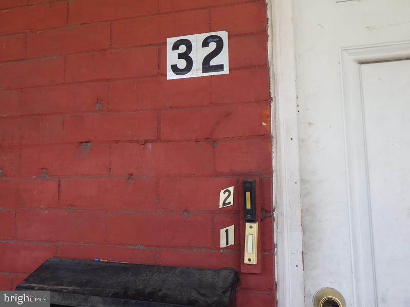 32 N 11th St