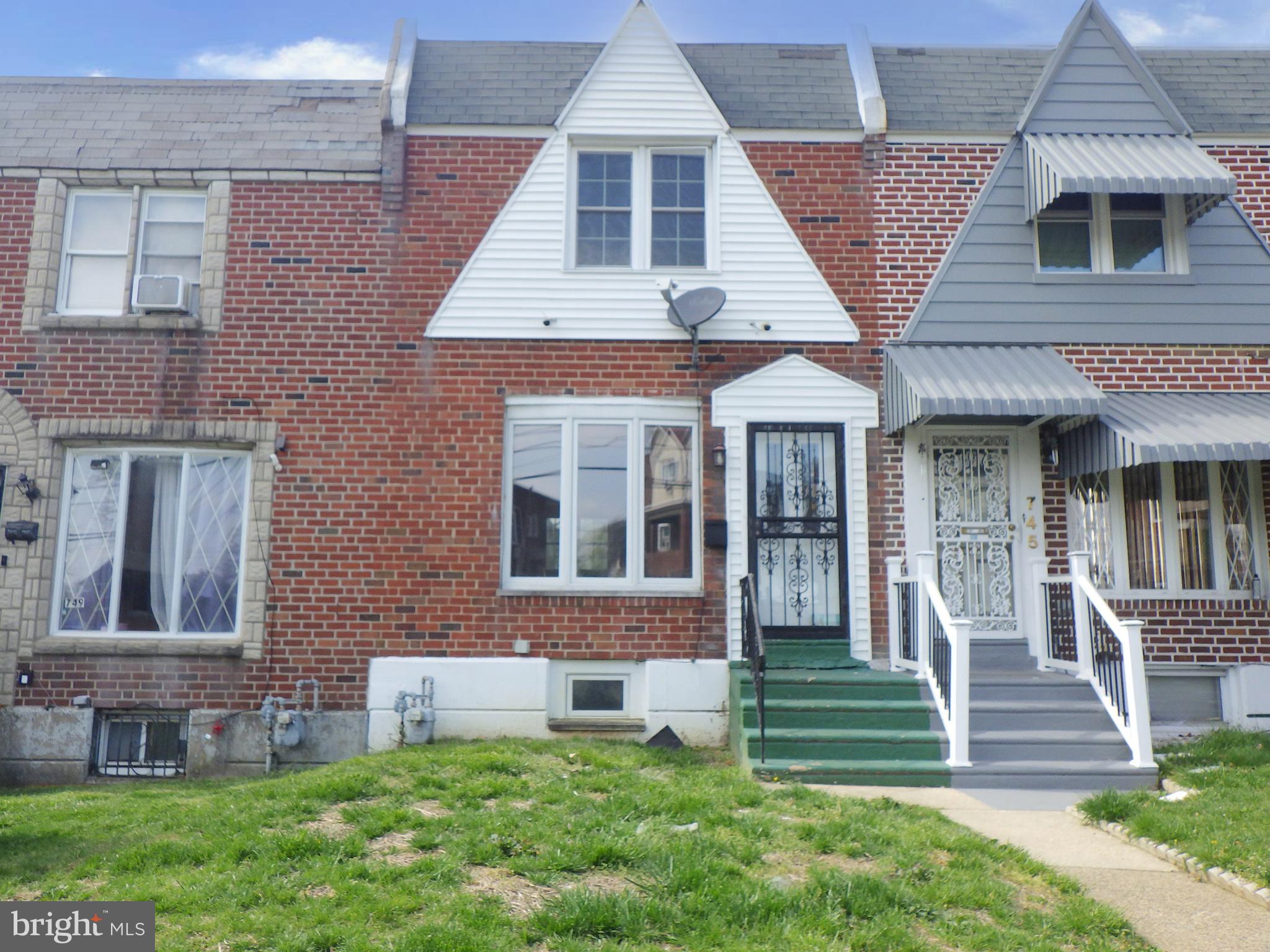 747 Fern St