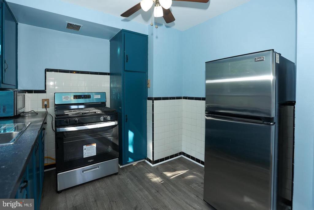 1206 ANGORA DR