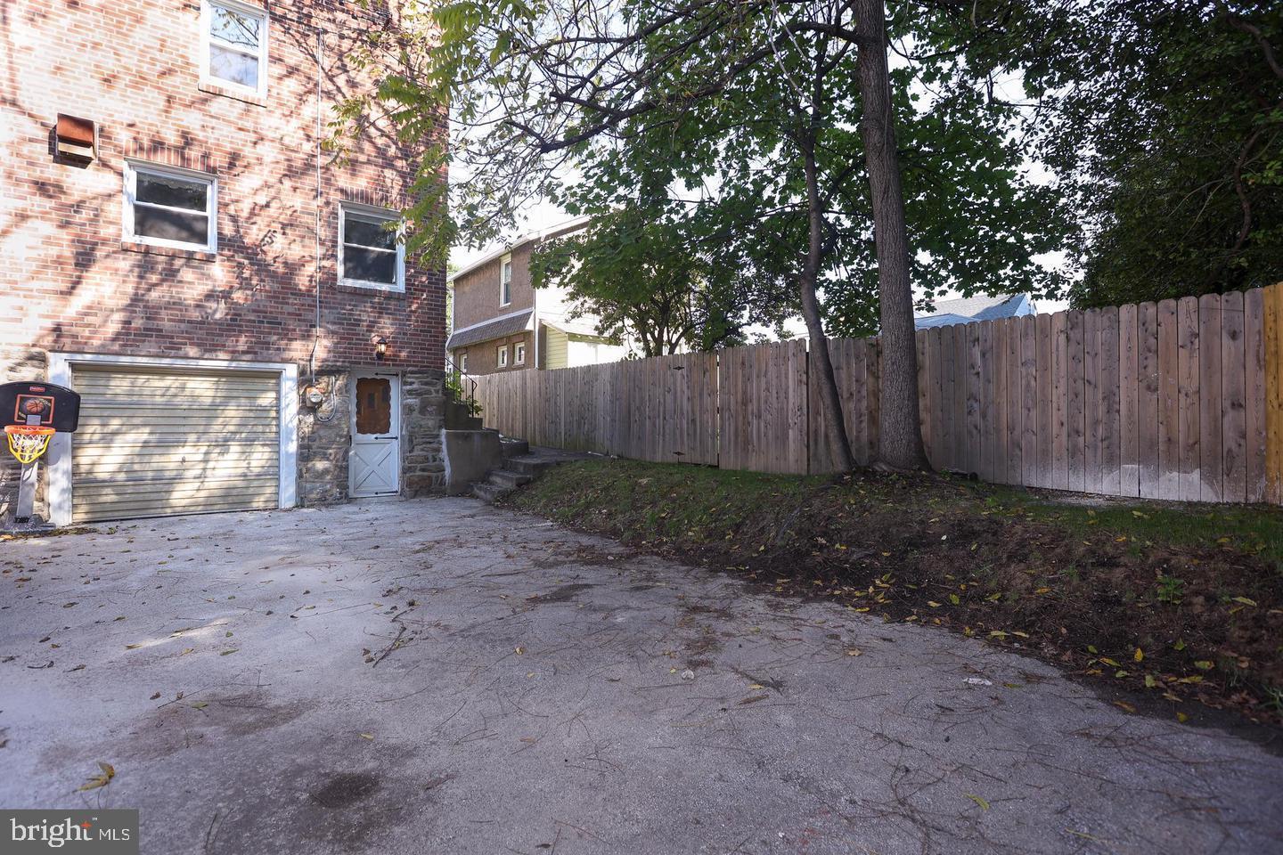 1206 ANGORA DR