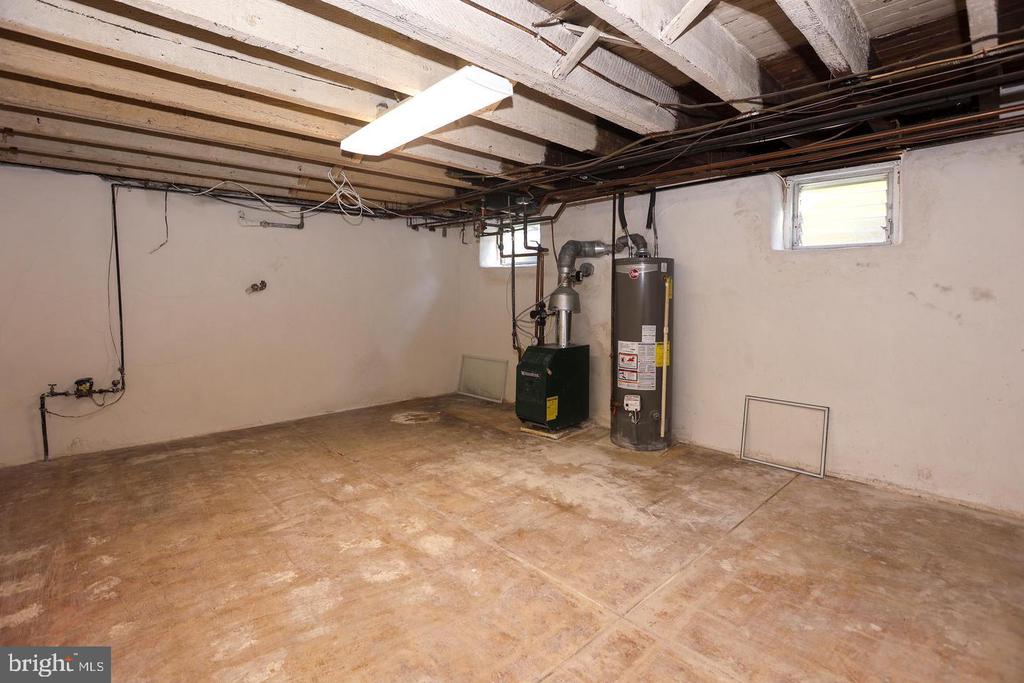1206 ANGORA DR