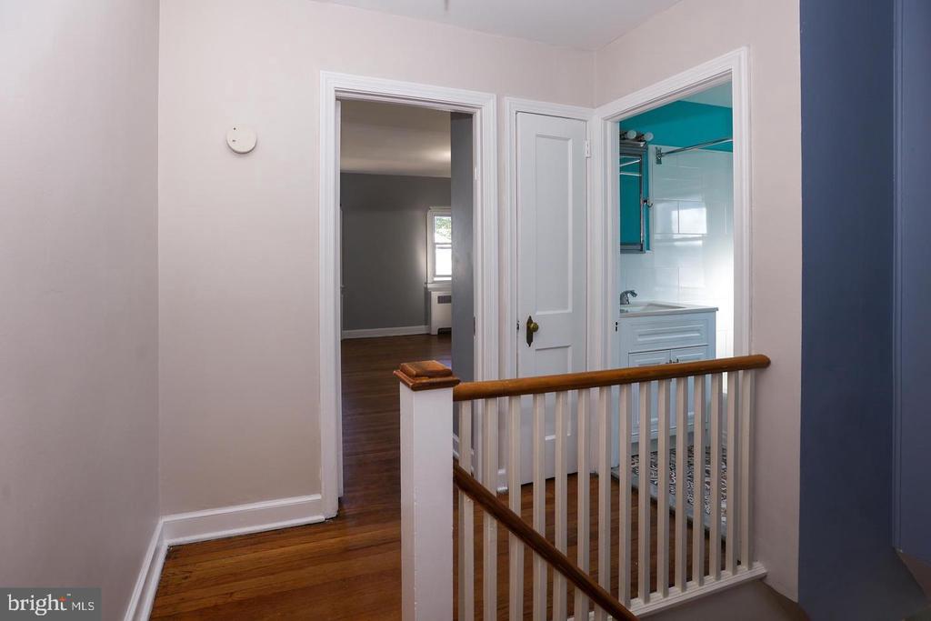1206 ANGORA DR
