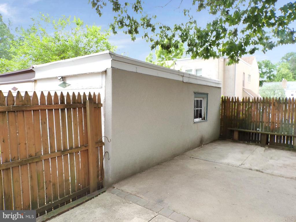 364 Fairfax Rd