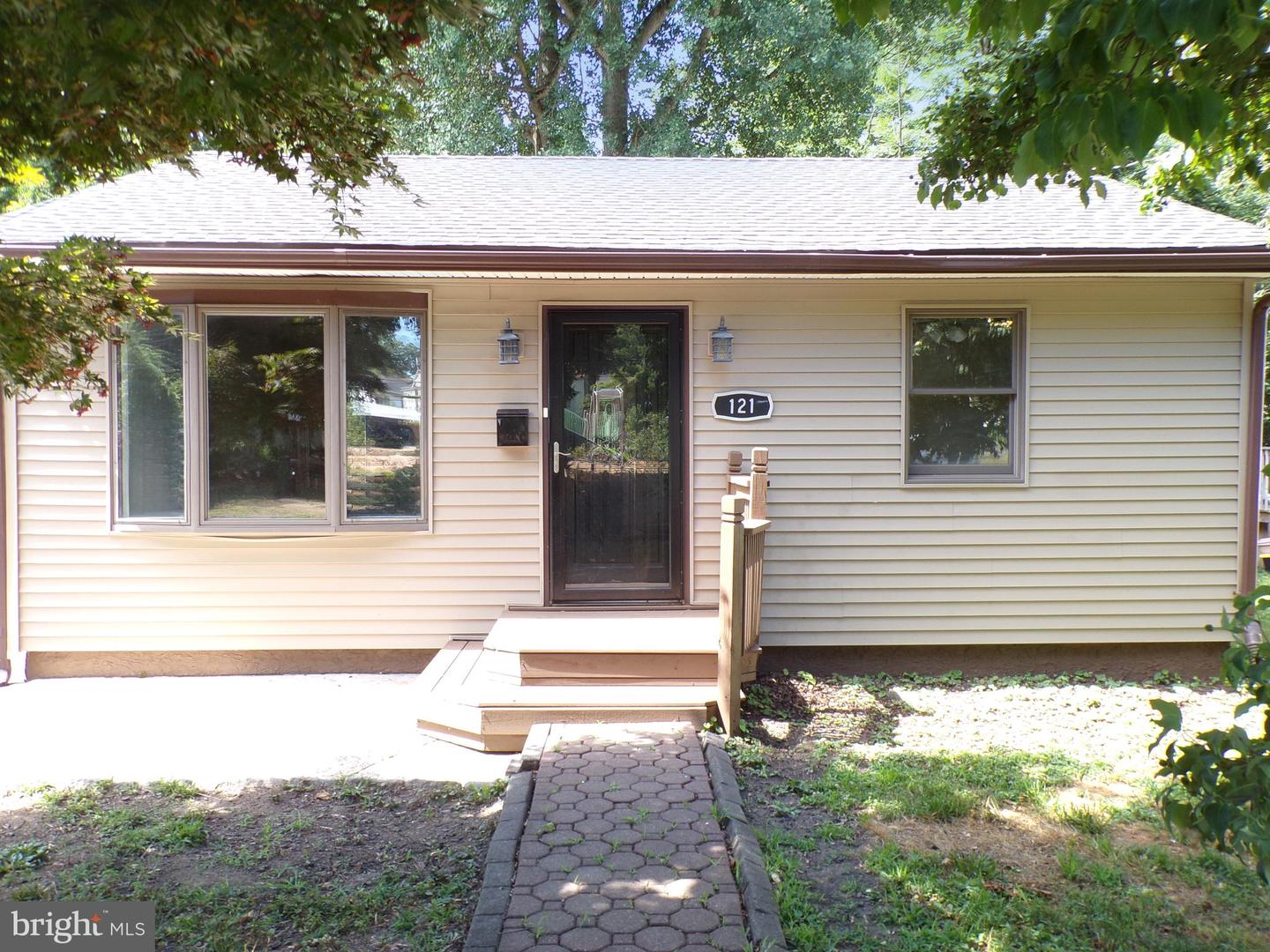 121 Ronaldson St
