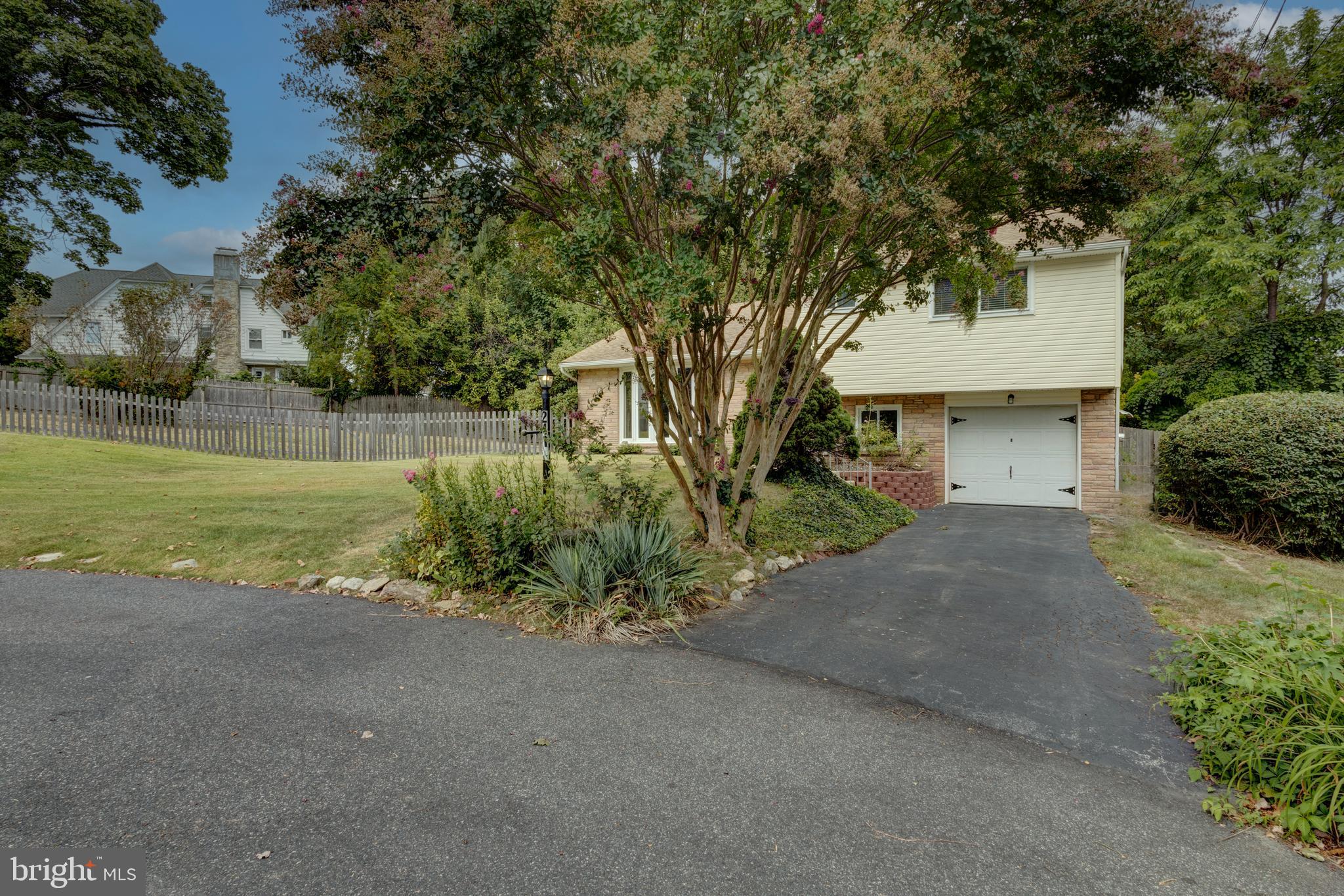2415 Devon Ln